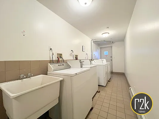 Rented by Realty 2000 Corp | media 20