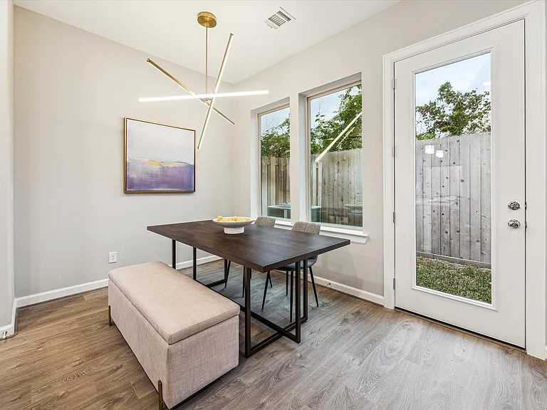 810 Glowing Dawn Dr — Photo 15