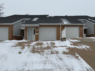 2281 Pasadena Dr, Dubuque, IA 52001