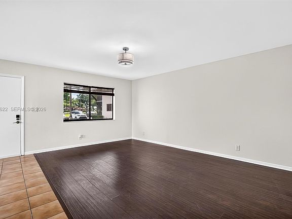 4th image of 9920 NW 68th Pl APT 110