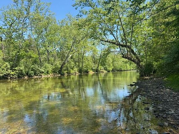 4th image of 815 Maury River Rd