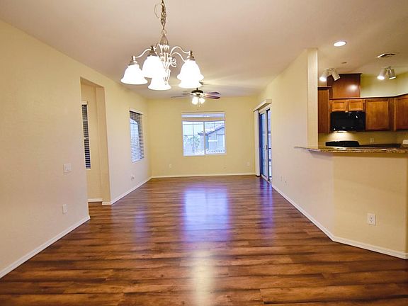 Spacious Bright Family Room