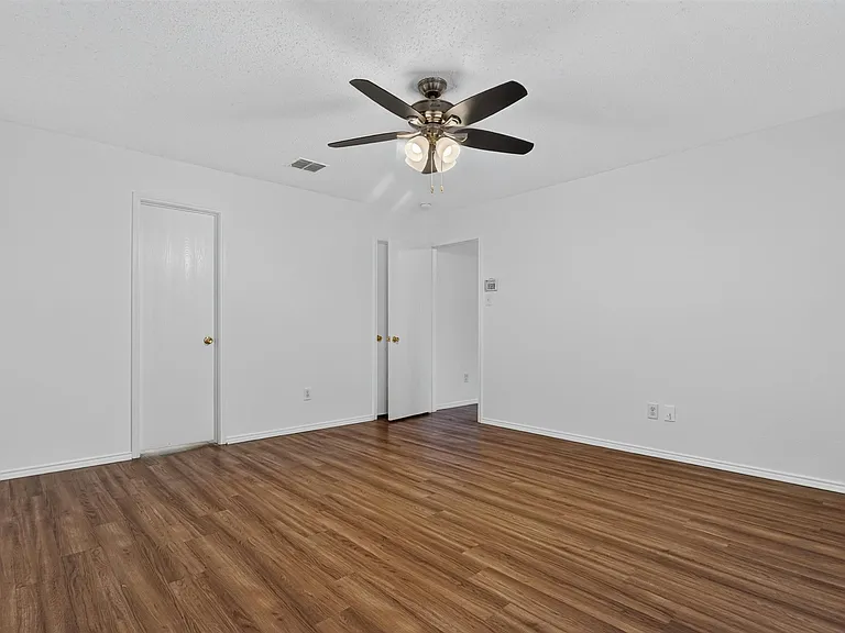 826 Hems Ln — Photo 18