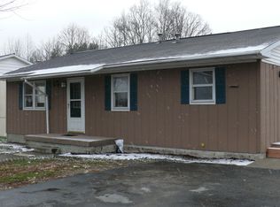 304 Southloop Dr, Oak Hill, WV 25901
