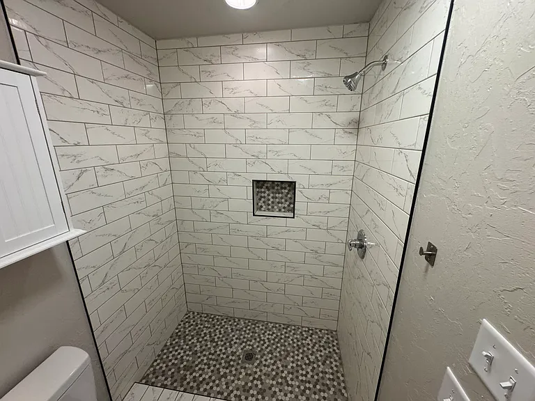 1408 Carlisle Ct — Photo 33