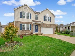 6810 Beall Ct, Godfrey, IL 62035