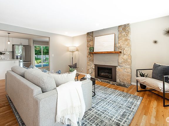 5th image of 15619 10th Avenue W