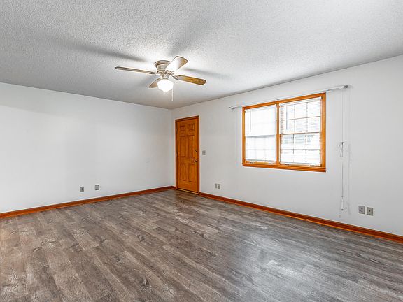 3rd image of 127 S Center St