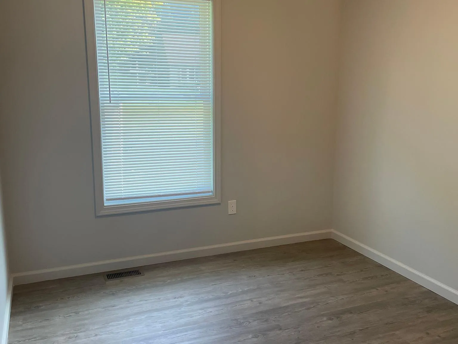 2 bed, 1.5 bath, 1130 sqft, $1,225 — Photo 3