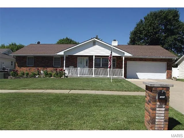 1357 Bridlespur Dr photo 1
