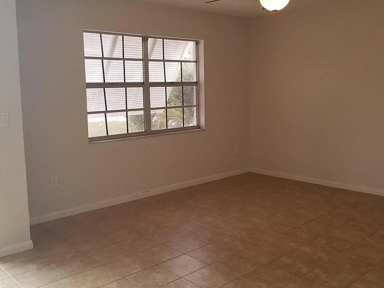 18240 Louise Dr — Photo 2