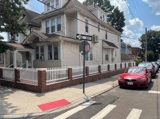 8752 143rd St, Jamaica, NY 11435