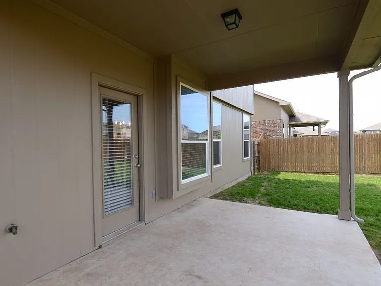 360 Purple Martin Ave — Photo 23