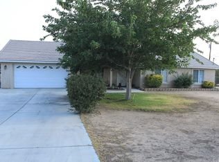 15526 Palm St, Hesperia, CA 92345
