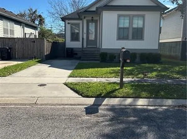 5611 Baccich St, New Orleans, LA 70122