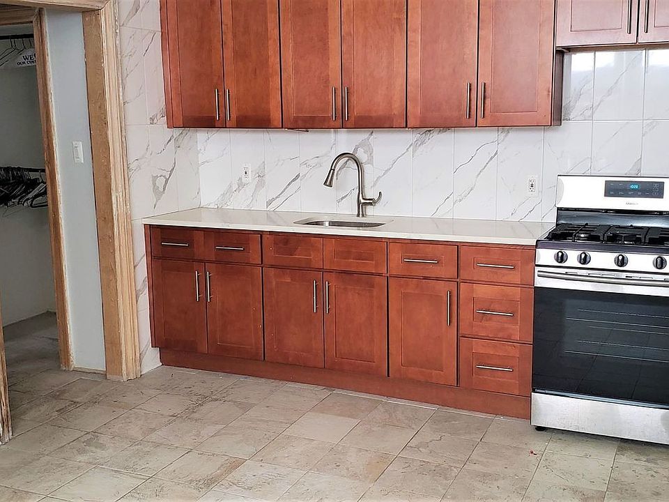 1st image of 399 Herzl St #3