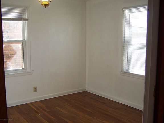 4th image of 210 N Mackenzie Ave