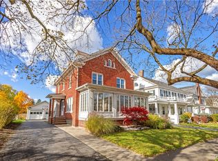 221 Hampton Rd, Syracuse, NY 13203