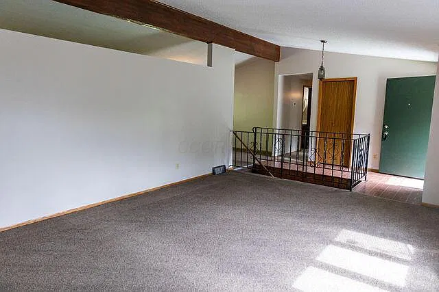 3 bed, 1.5 bath, 1336 sqft, $1,850 — Photo 4