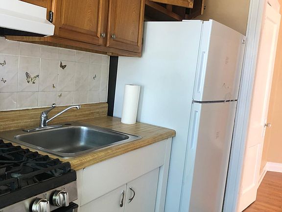 3rd image of 32 Bay 34th St Floor 2