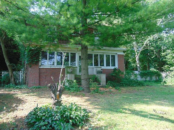 2nd image of 2608 E Cass St