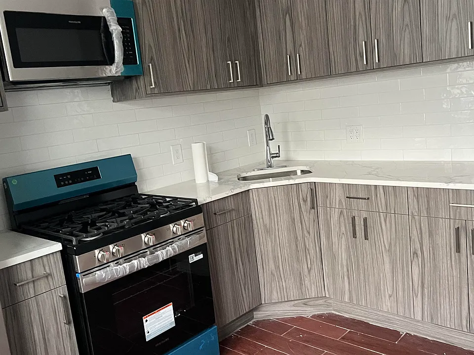 312 Van Nostrand Ave #2