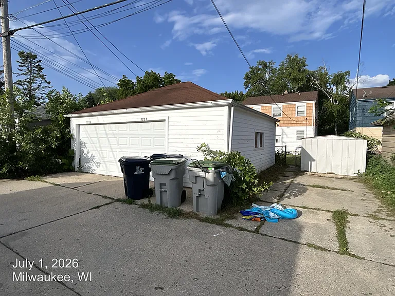 3223 N 84th St — Photo 3