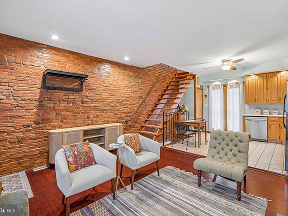 4th image of 1161 S Juniper St