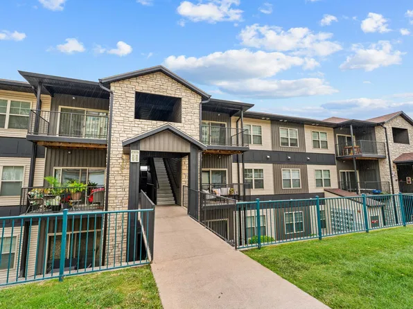 325 Majestic Dr, Branson, MO