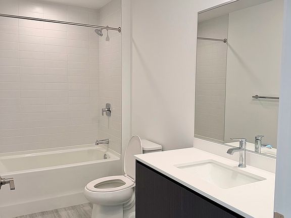 3rd image of 221 NE 19th St #22
