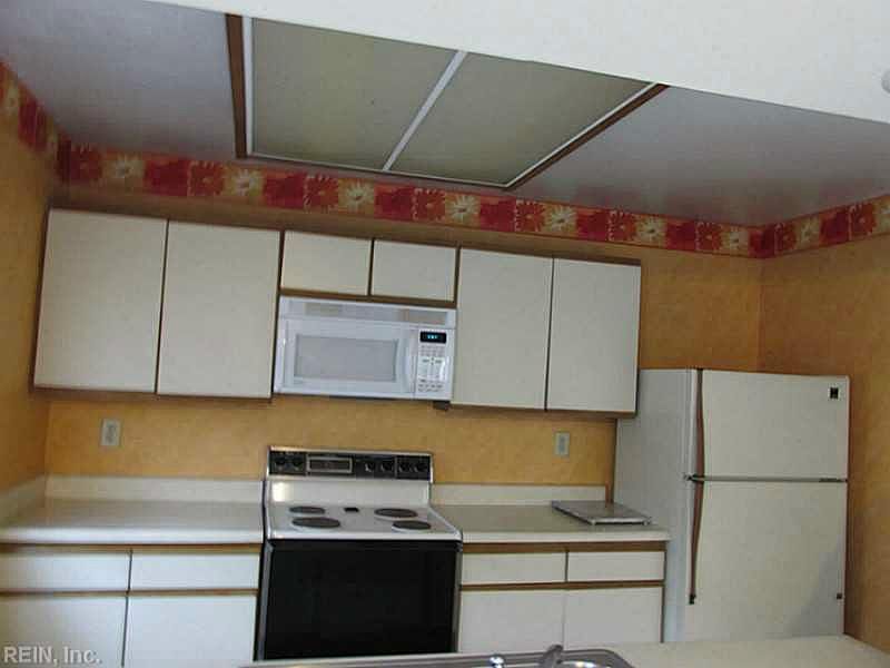 2nd image of 211 Attwick Ct
