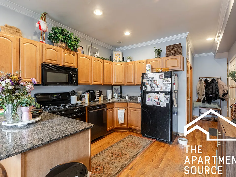 907 W Belmont Ave #2F
