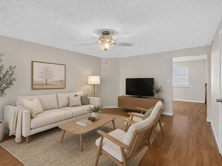 1434 Hover St #2 — Photo 3