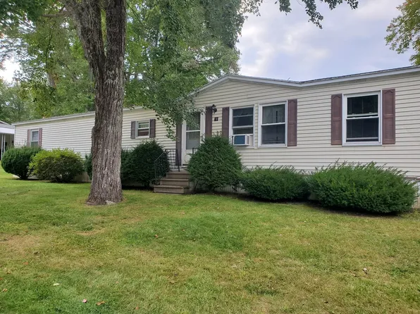 10 5th St, Brookfield, MA 01506
