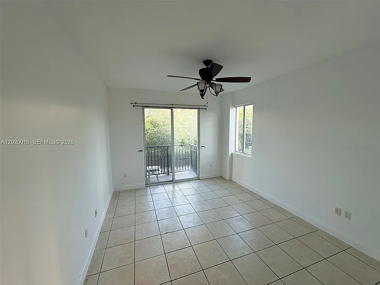 400 SW 2nd St #201 — Photo 6