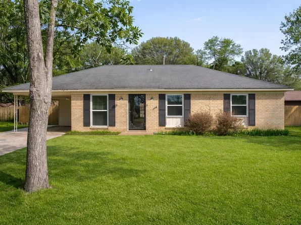 5032 Clear Creek Dr, Millington, TN 38053