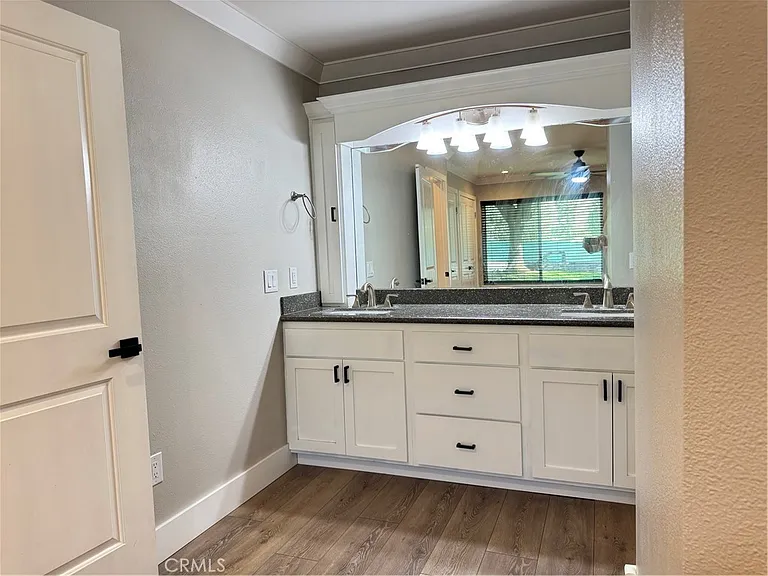 453 Heatherglen Ln — Photo 11