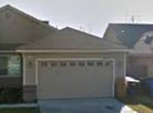 1007 W Millbrook St, Hanford, CA 93230