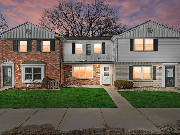 4958 W Colonial COURT, Greenfield, WI 53220