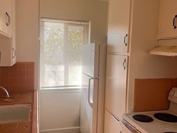 3rd image of 3218 Impala Dr #9