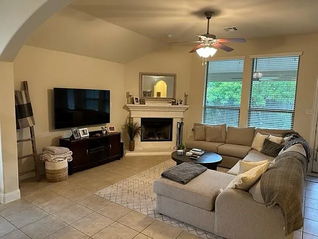2809 Sixpence Ln — Photo 4