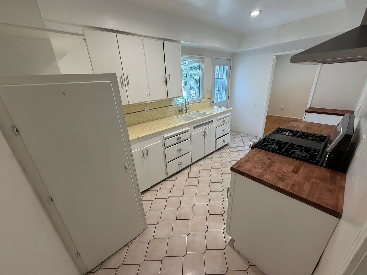 1 bed, 850 sqft, $2,500 — Photo 4