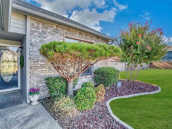 4th image of 16 NW Havenshire Cir