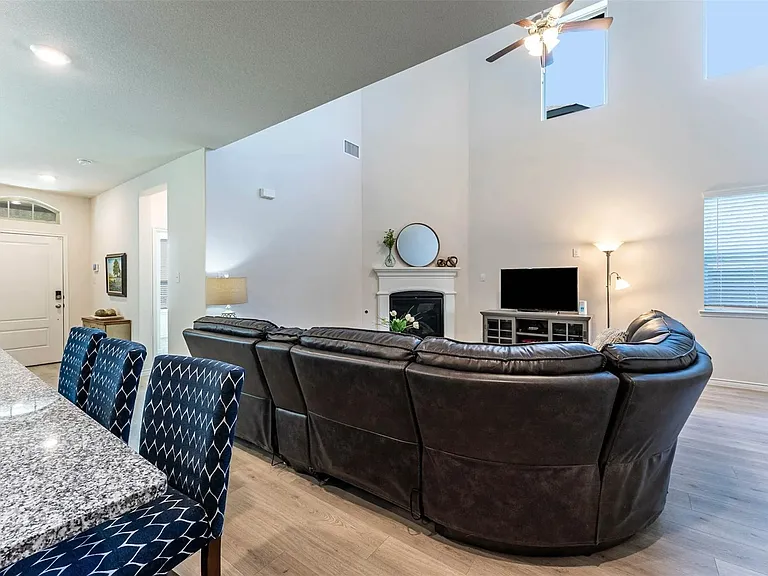 2708 Franklin Dr — Photo 7