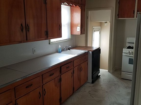 2nd image of 9663 Virgil Ave