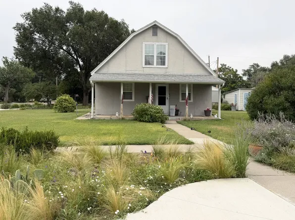 110 N Garfield St, Lakin, KS 67860