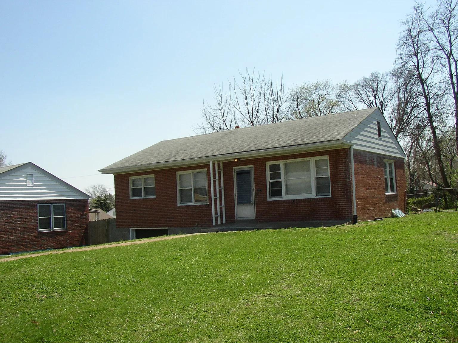 7014 Roberts Ct photo 1