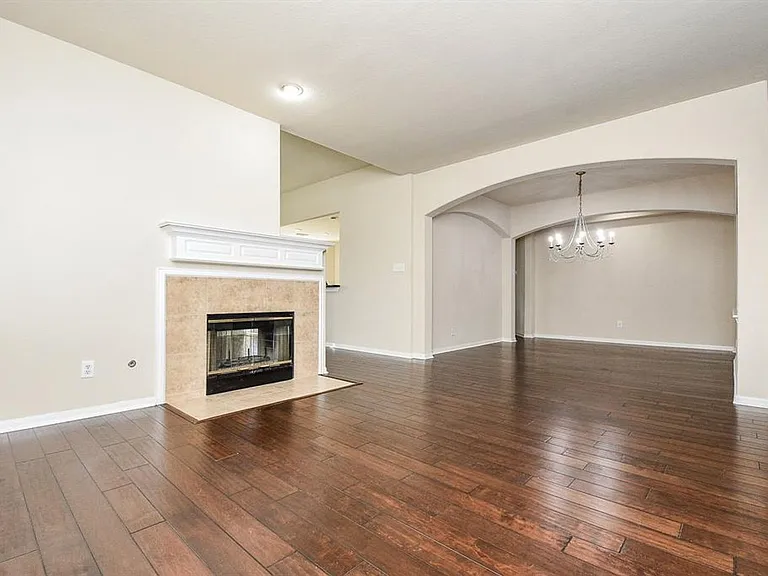 9135 Edgeloch Dr — Photo 8