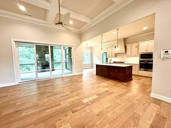 single level home with an upstairs bonus room