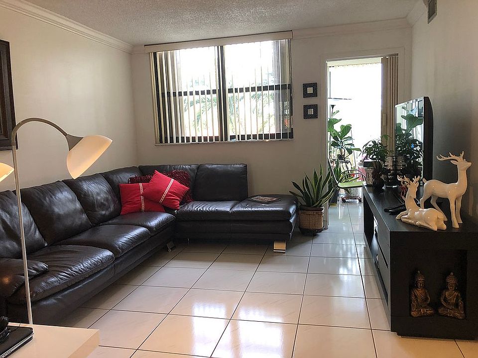 2nd image of 9410 W Flagler St APT 212
